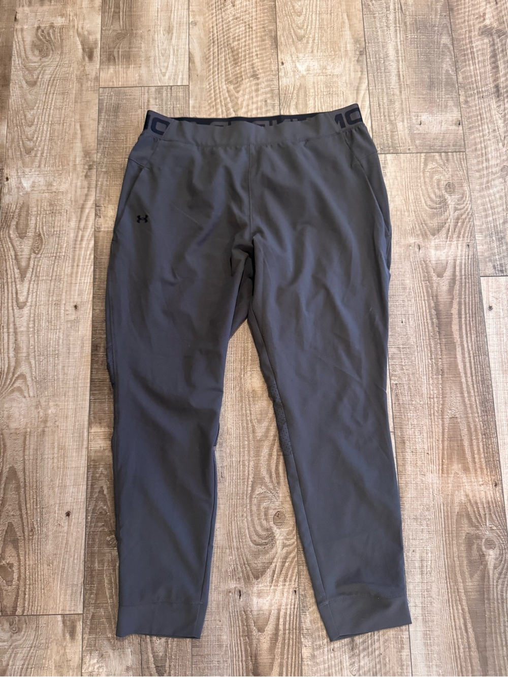 Under Armour Men’s Dark Gray Performance Joggers